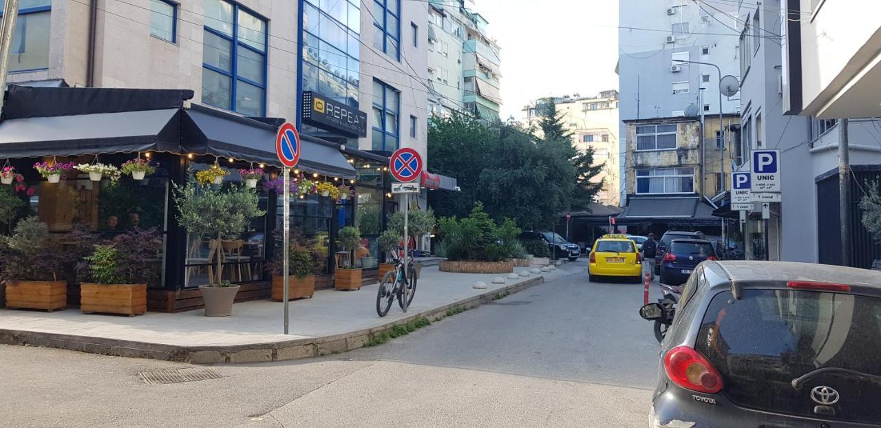 Nevila'S Apartment Tirana Exterior photo
